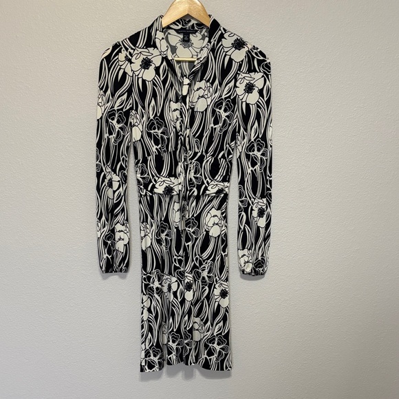 Dresses & Skirts - Banana Republic Long Sleeve Floral Black & White Silk Blend Dress Size Petite S